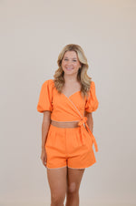 Embroidered Scallop Linen Set