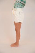 Cream Shorts with No Zipper