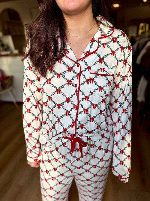 Mary Square Christmas PJs, Lattice Garland